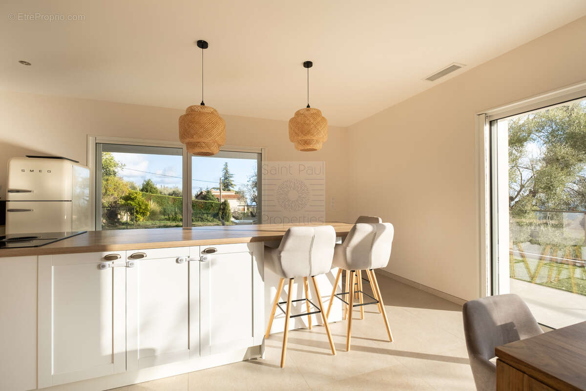 EXCLUSIVITE - TOURRETTES-SUR-LOUP - Maison vue mer panoramique - 147m2 - photo 6