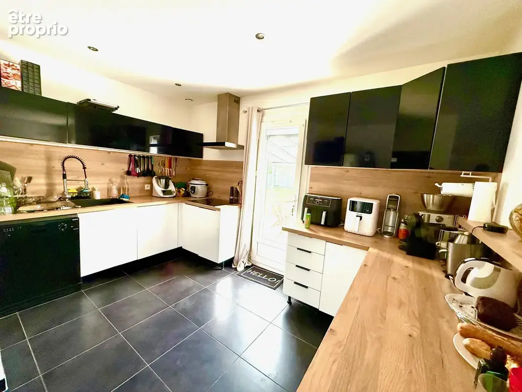 Belle maison de plain-pied de 105m2, garage double, boulodrome et piscine hors-sol - photo 10