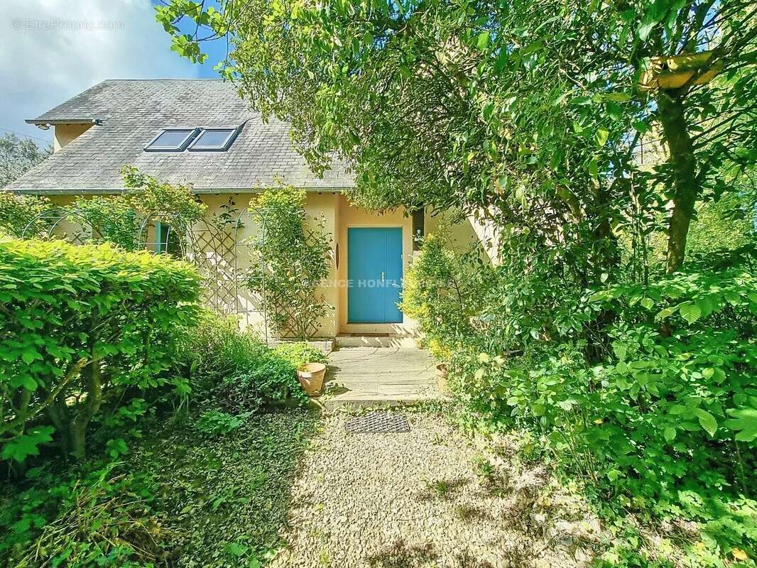 Maison à EQUEMAUVILLE