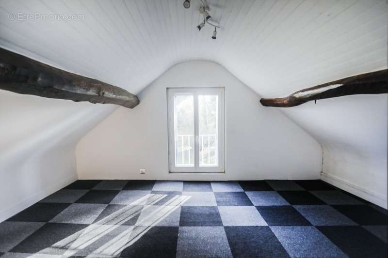 Maison à LIVILLIERS