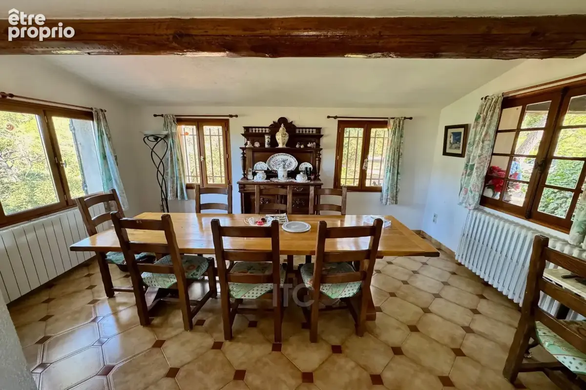 Maison 6 pièces 133 m² à vendre à Varages (83670) - photo 4