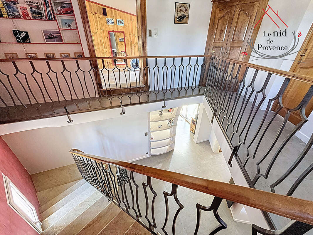 Maison à LA ROQUE-SUR-PERNES