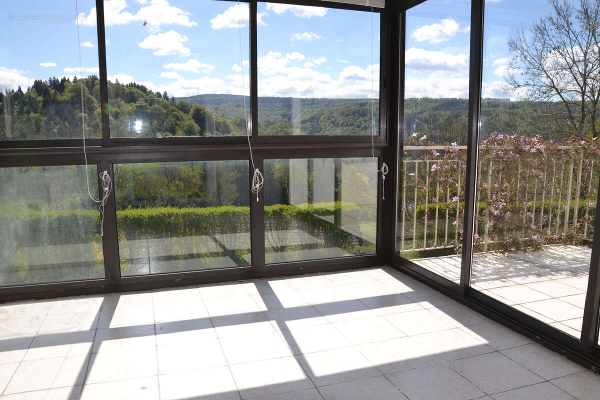 Maison à SAINT-SAUVES-D'AUVERGNE