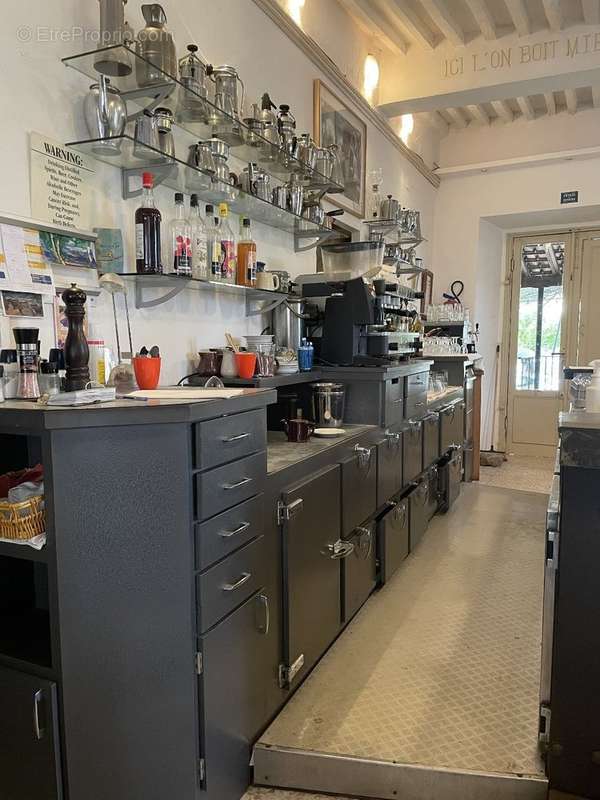 Commerce à GENERARGUES