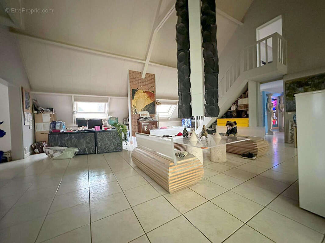 LA DRENNE : Propriété d'exception avec deux habitations, dépendance et terrain de 1,5 hectares - photo 3
