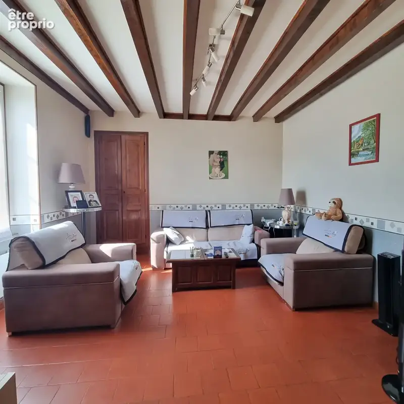 maison de 163 m2 habitables avec beau terrain et dépendances ! - photo 7