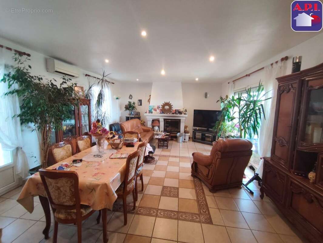 Maison 113 m² à Castelnau-Picampeau  - photo 5
