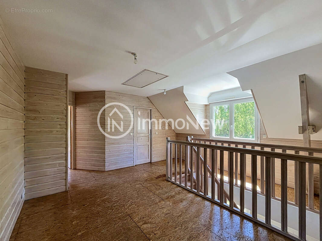 Maison familiale 160 m2   Terrain 1 900 m2 - JULLOUVILLE 50610 - photo 13