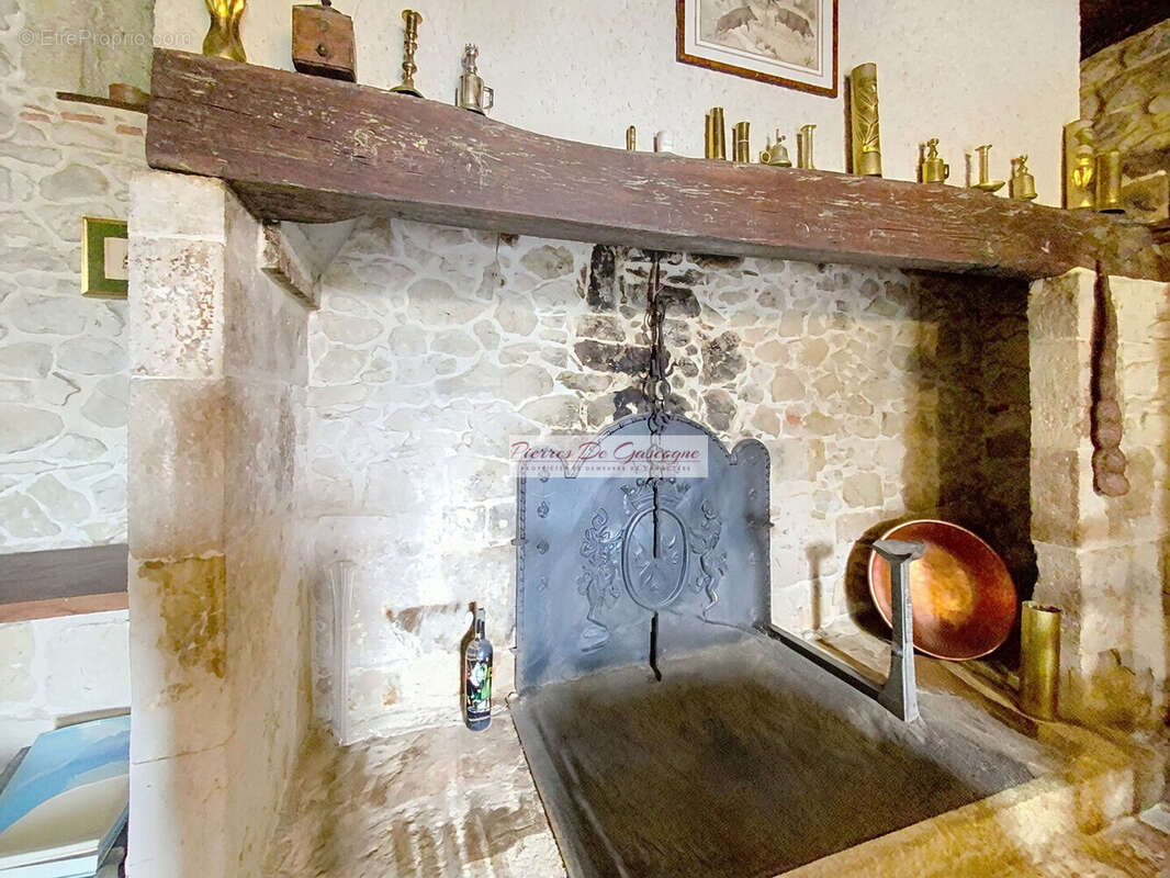 Maison à CASTERA-VERDUZAN