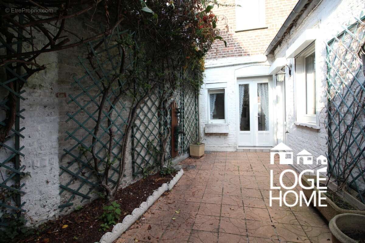 Maison à AUBERCHICOURT