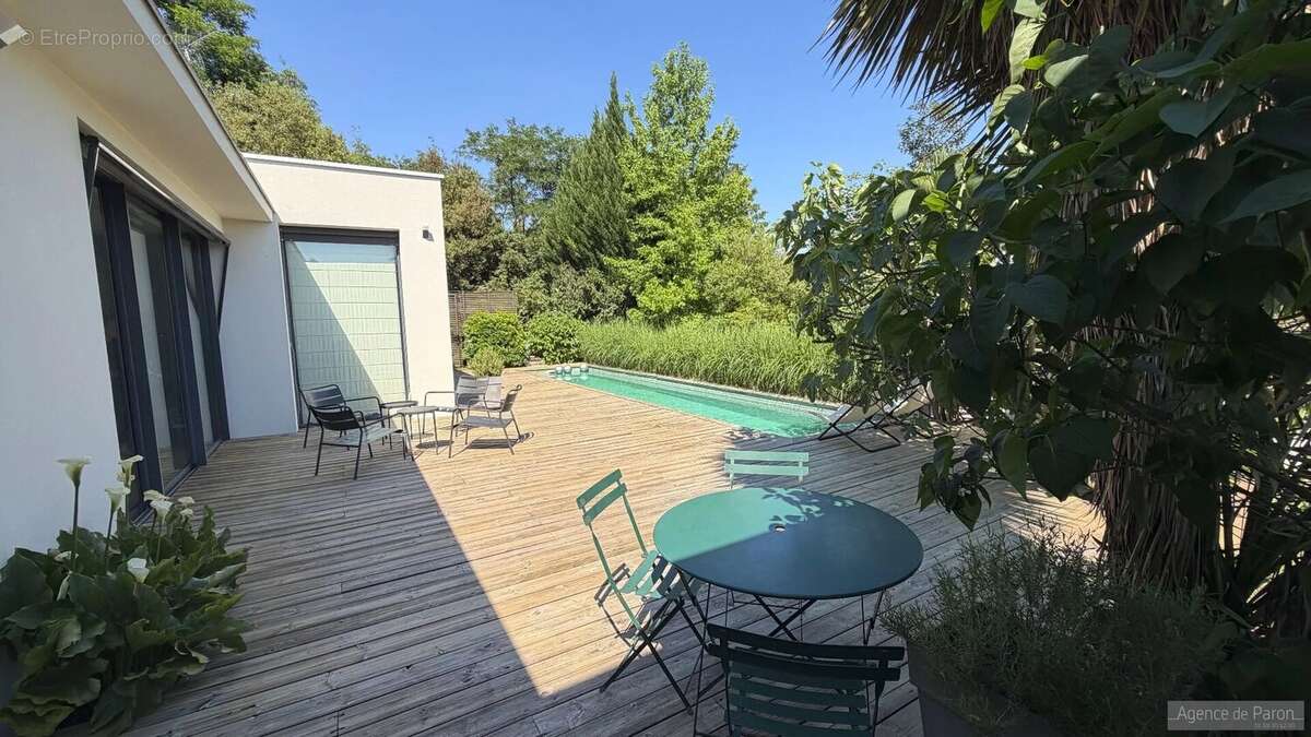 Maison à VERRIERES-LE-BUISSON