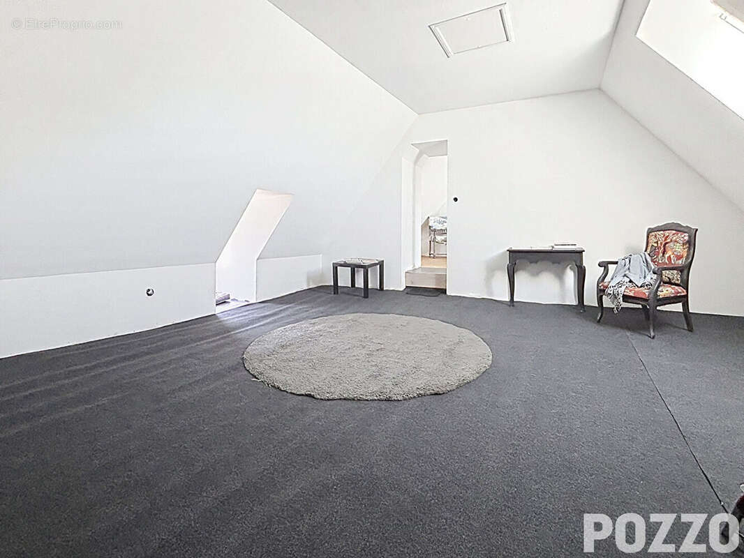 A Vendre à GENÊTS (50530)  - Maison en pierres 189 m² -7 pièces - 4 à 6 chambres - Baie du Mont-Saint-Michel - photo 14