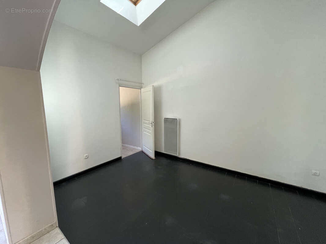 Maison à MOUSSAN
