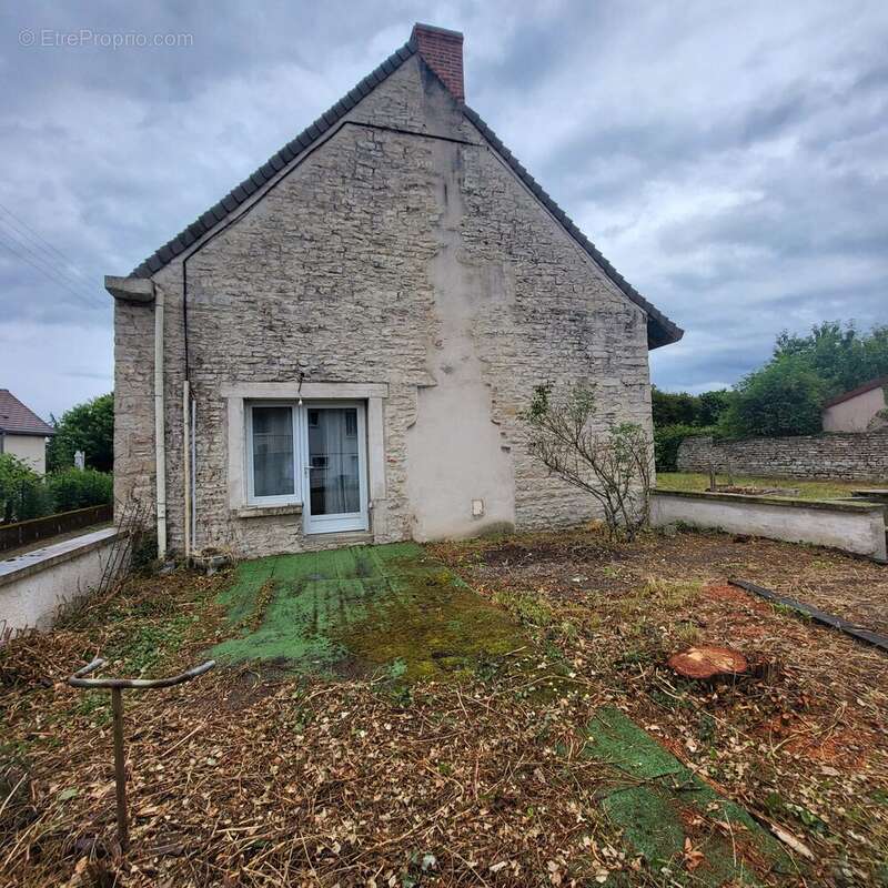 Maison à SAINT-MARCEL