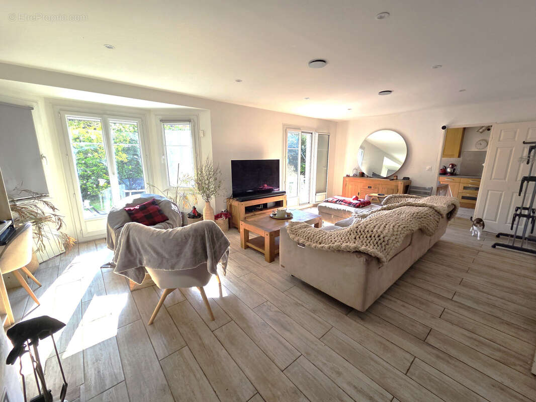 Maison à SAVIGNY-SUR-ORGE