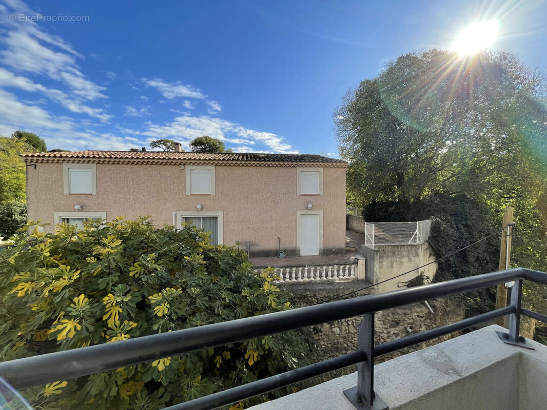 Appartement à MARSEILLE-4E