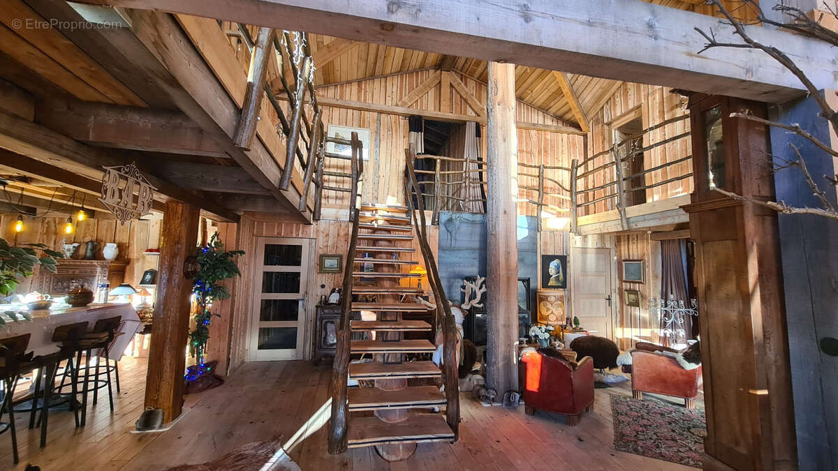 Maison à GREOLIERES