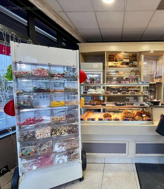 Photo 2 - Commerce à MAISONS-LAFFITTE
