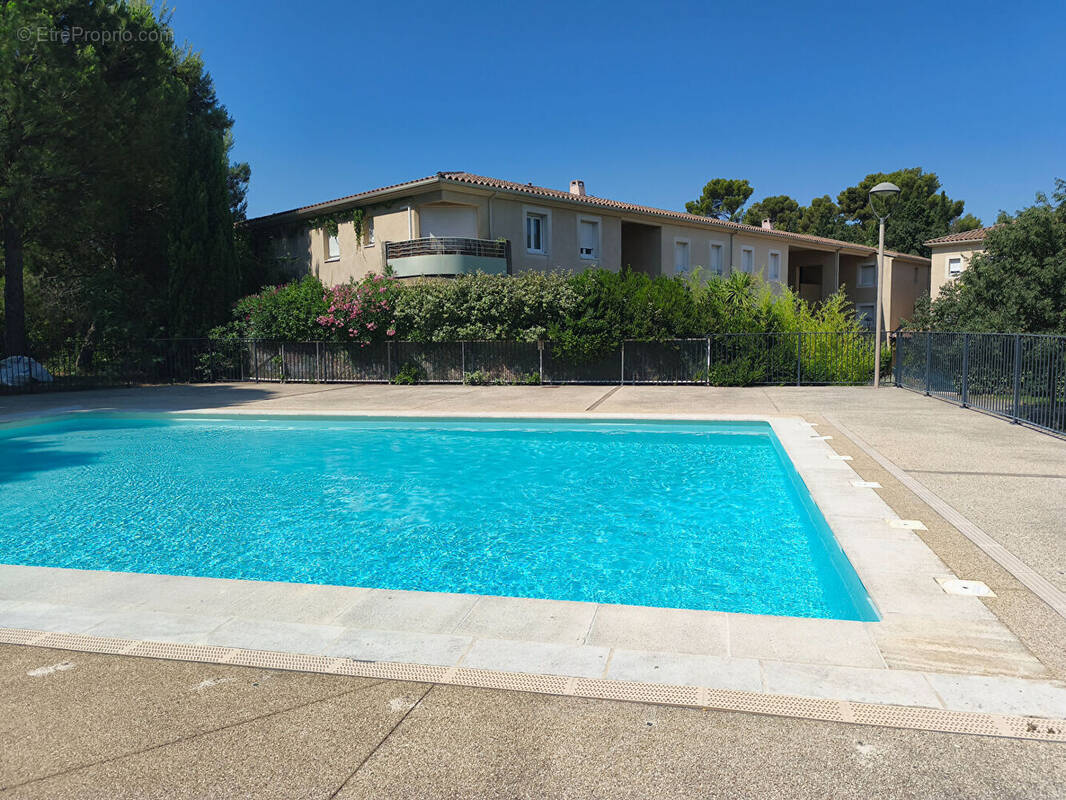 Appartement à VILLENEUVE-LES-AVIGNON