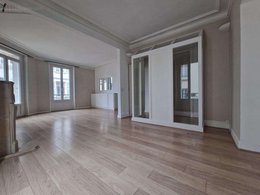 Appartement à LAGNY-SUR-MARNE