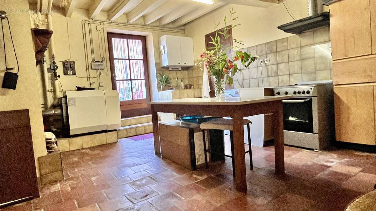 Beaucoup de potentiel à développer pour cet ancien corps de ferme des années 1850 - photo 5