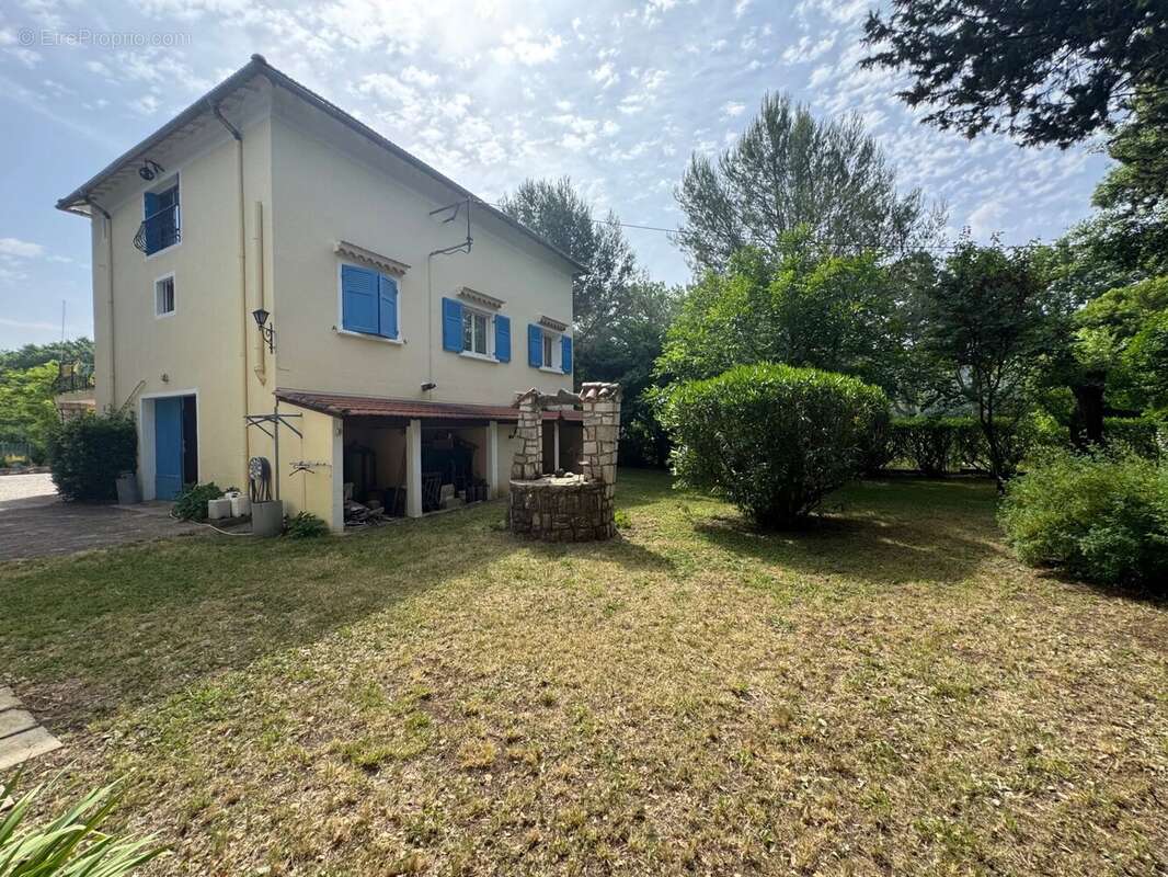 Maison à BESSE-SUR-ISSOLE