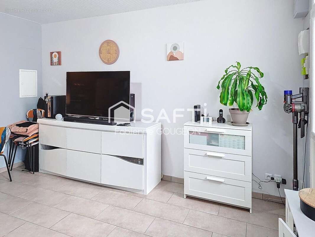 Photo 2 - Maison à RUELLE-SUR-TOUVRE