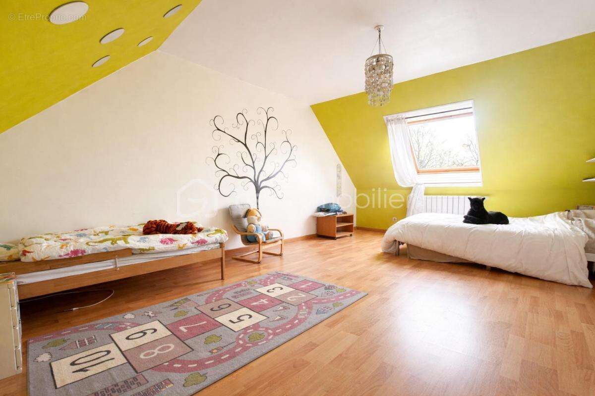 Maison à OLLAINVILLE