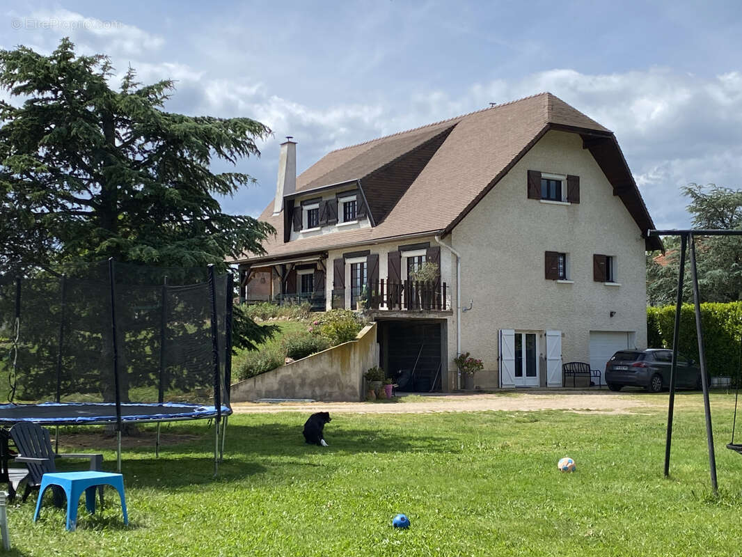 Maison à OUCHES