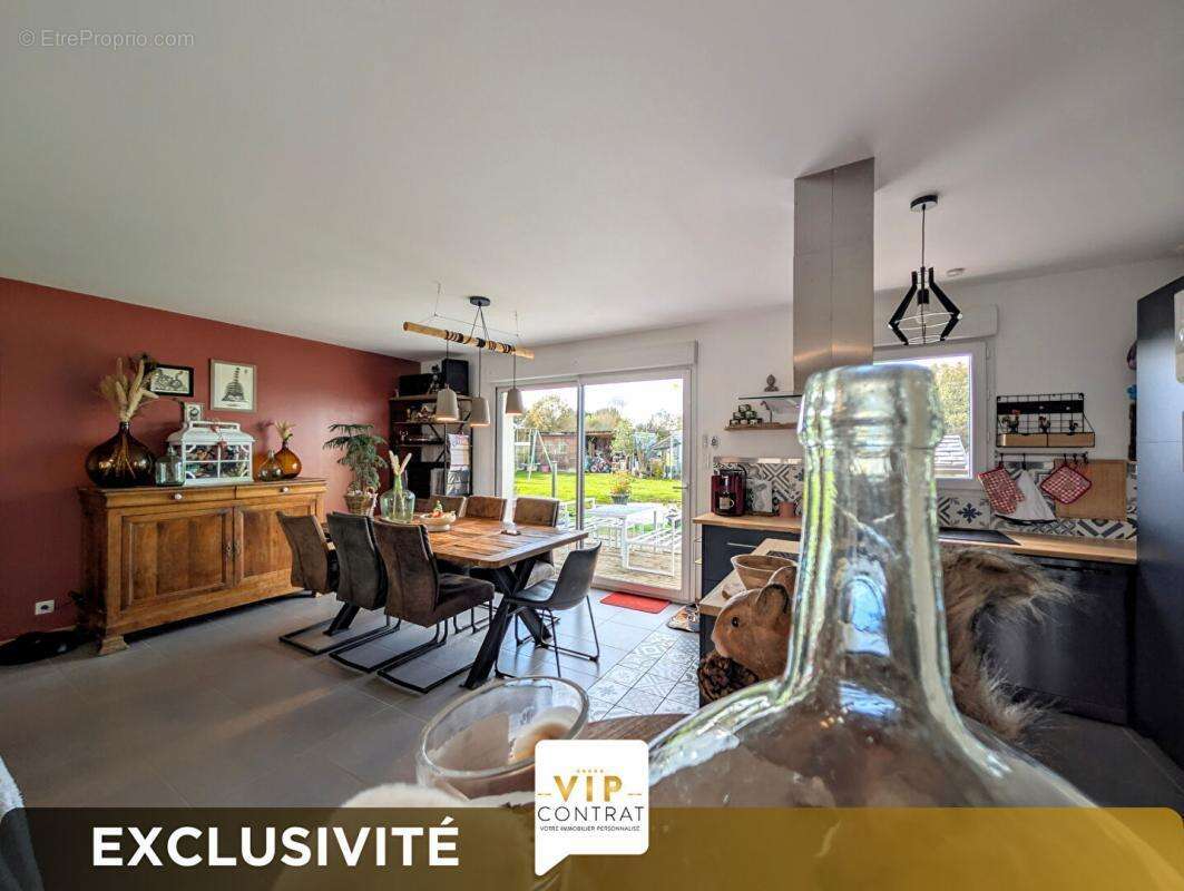 Maison à BRIZAMBOURG