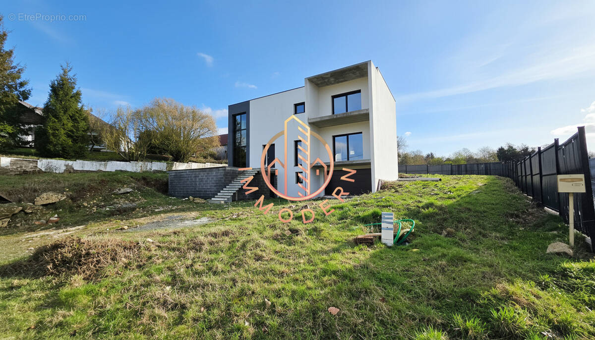 Maison à CARENCY