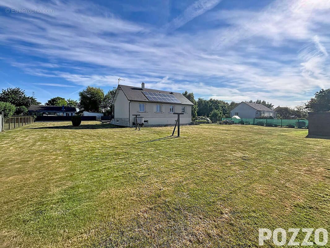 A Vendre  Maison  de plain pied  à Saint Martin Des Entrees (14400) - photo 12