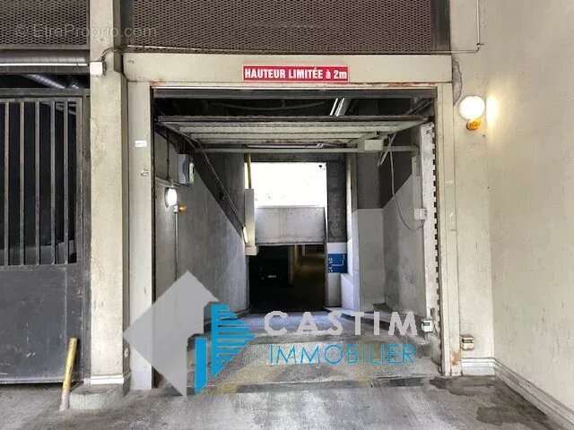 Parking à PARIS-14E