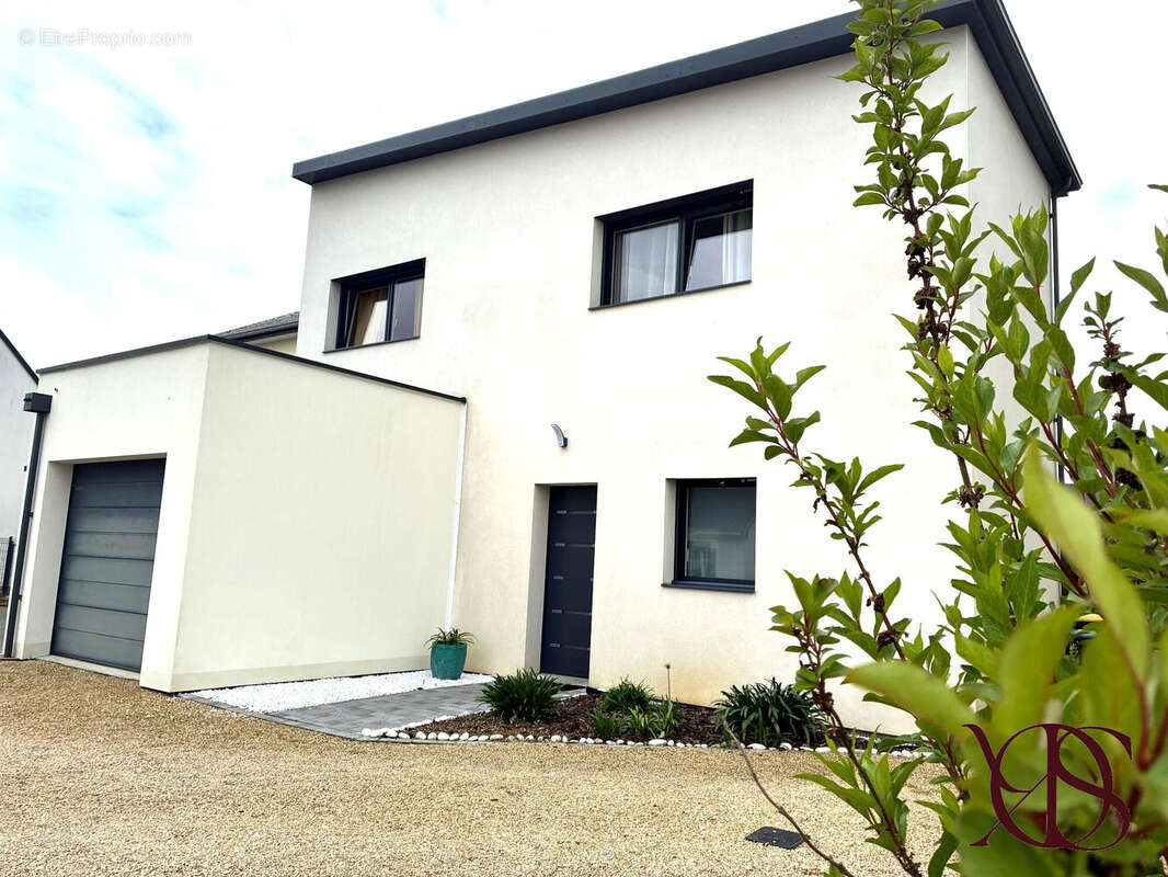 Maison à ANDOUILLE-NEUVILLE
