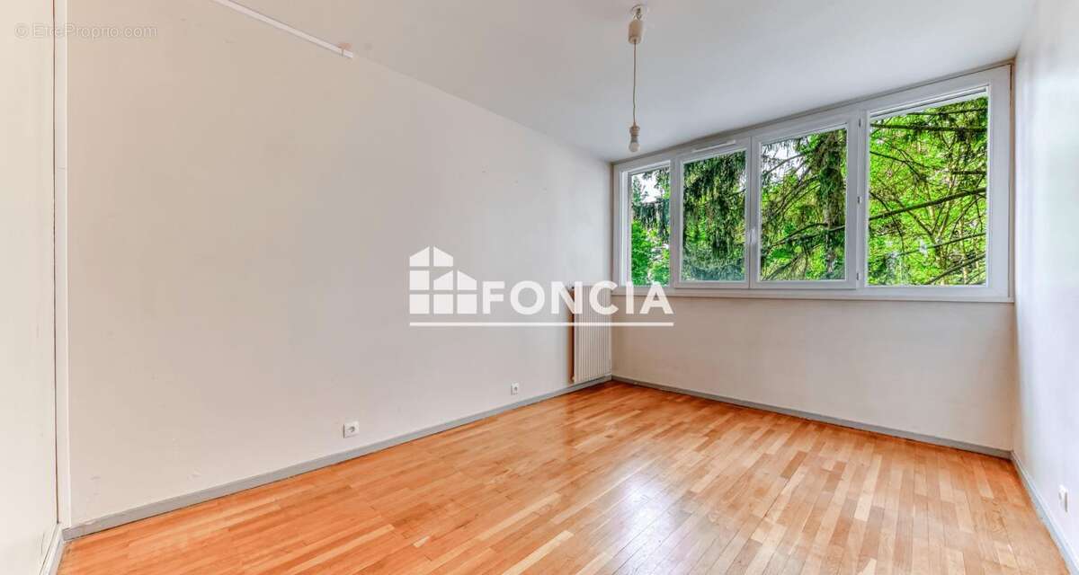 Appartement à SAINTE-FOY-LES-LYON