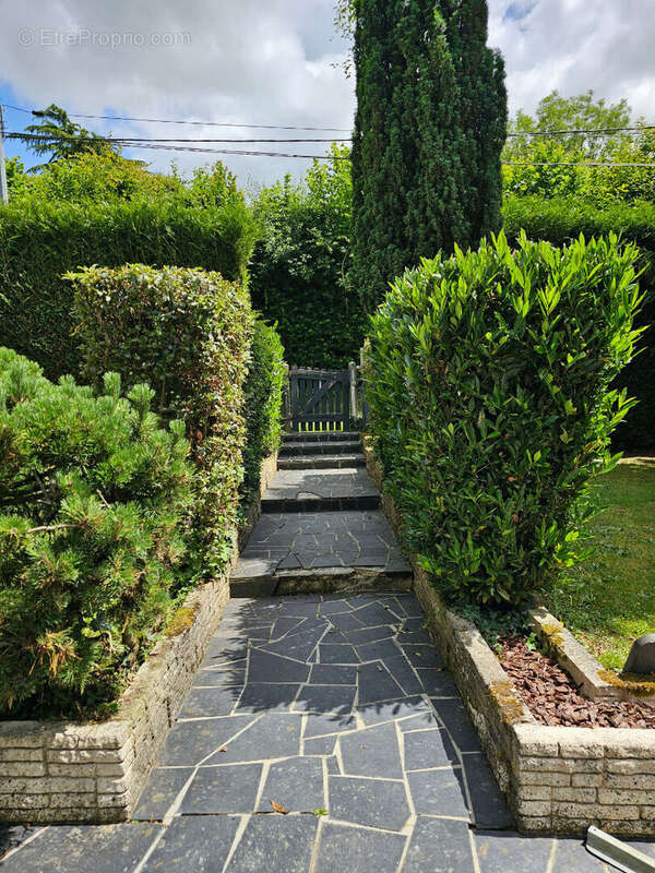 Maison à CORMEILLES