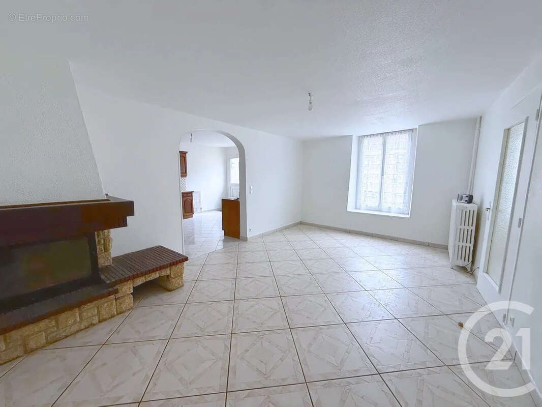 Maison à MALAY-LE-PETIT