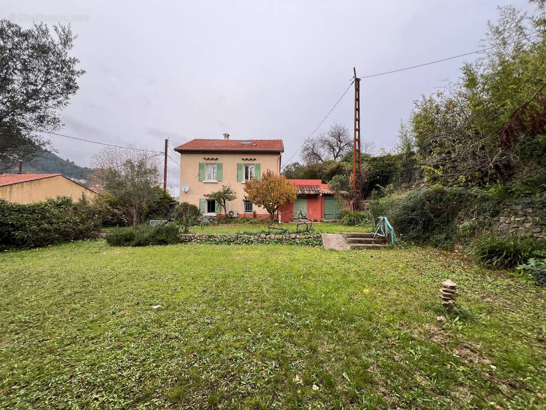 Maison à SOLLIES-TOUCAS