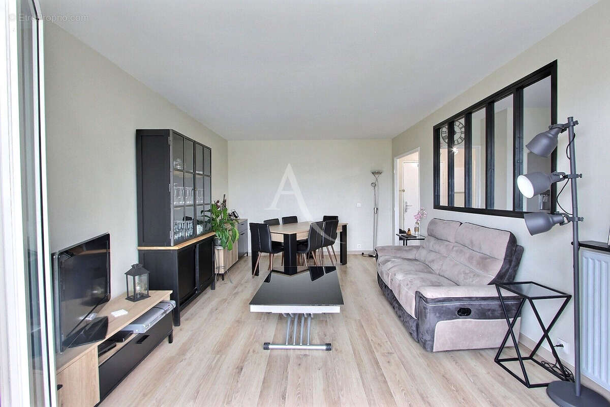 Appartement à VILLENEUVE-LA-GARENNE