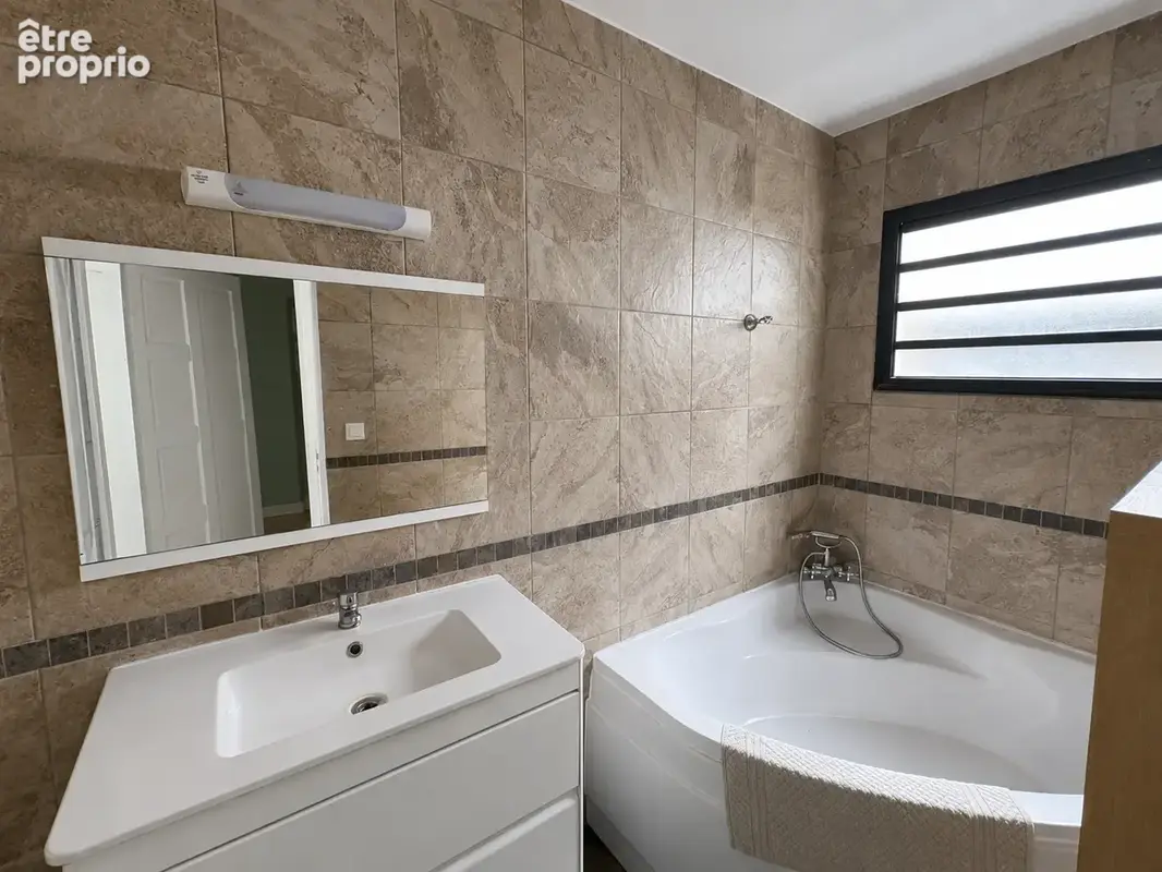 À vendre   Villa avec piscine et belle vue mer à Bellemène St Paul - photo 11