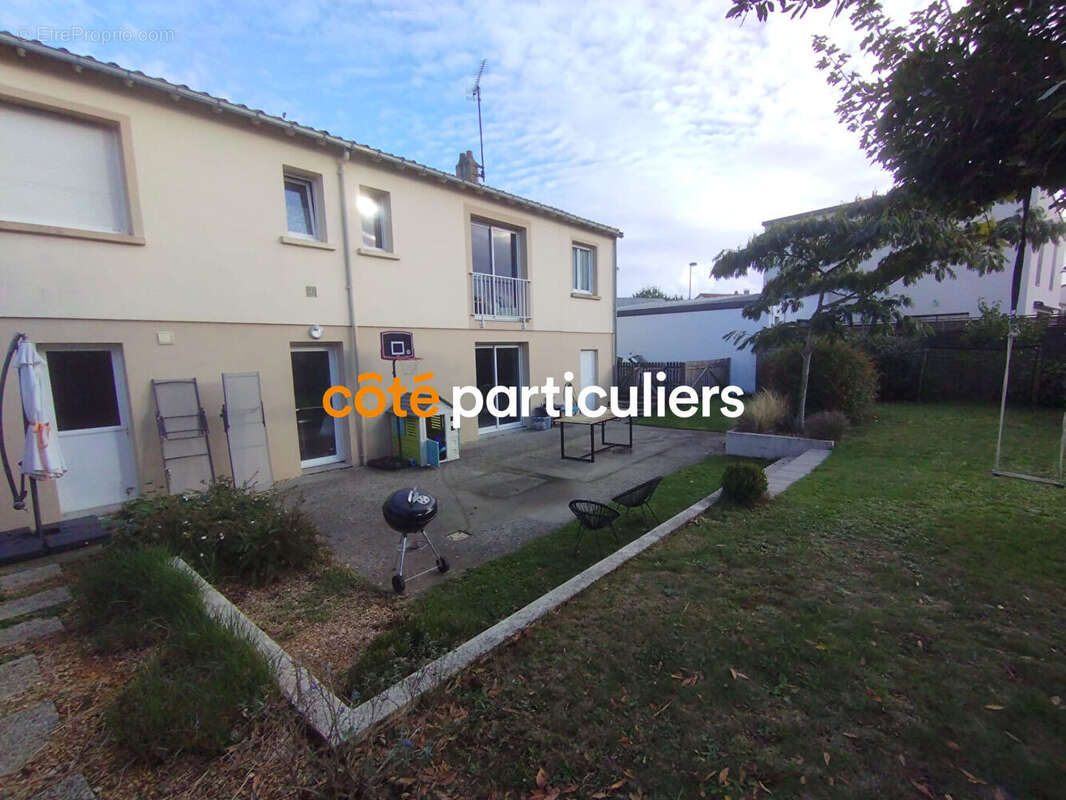 Maison à LES HERBIERS