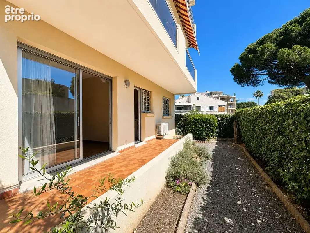 Appartement Frejus 2 pièces proche des plages, place de parking - photo 2