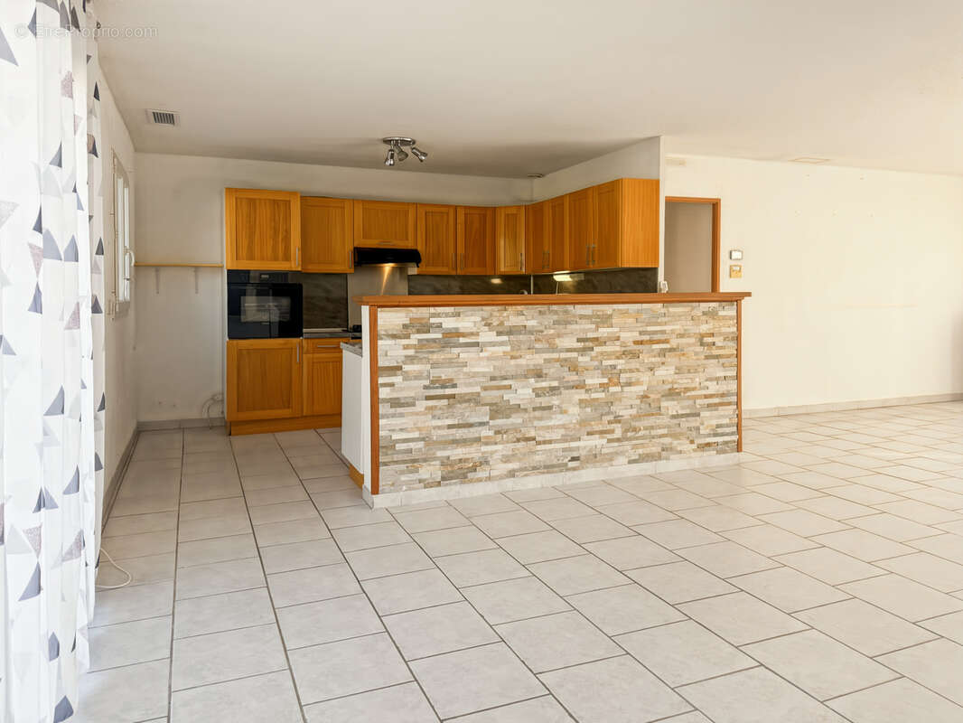 Maison à SAINT-PRIVAT