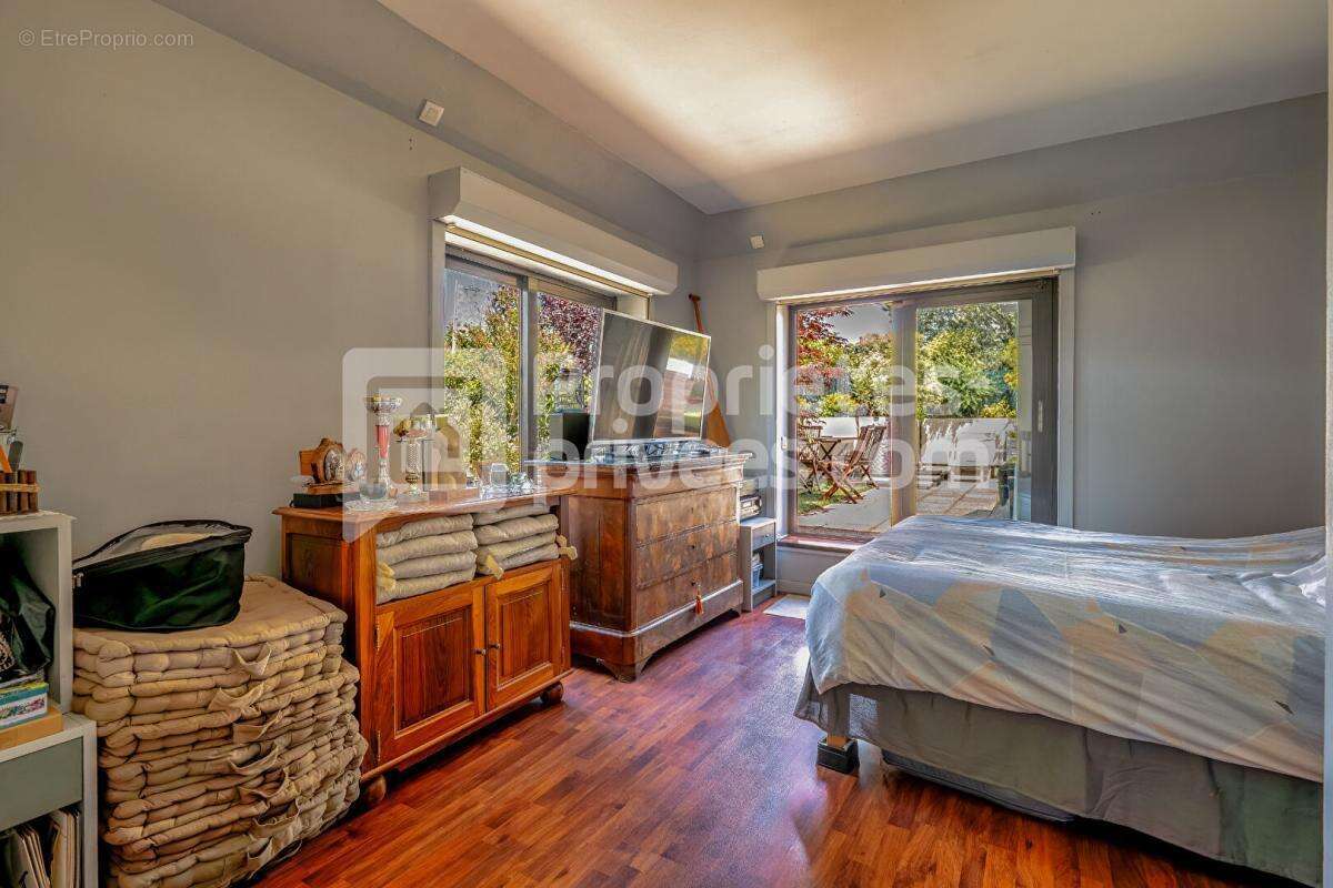 Suresnes appartement 6 pièce(s) 263.92 m2 - photo 10