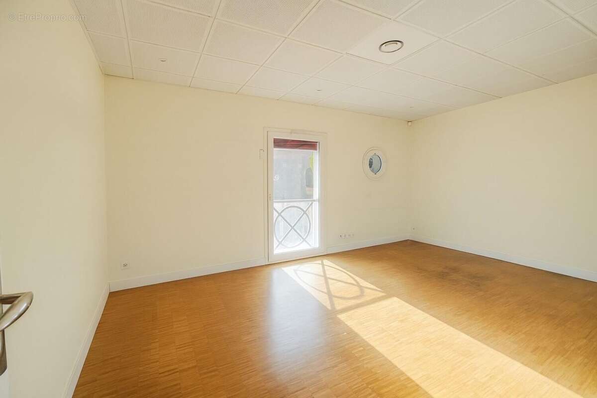 Photo 3 - Commerce à BORDEAUX