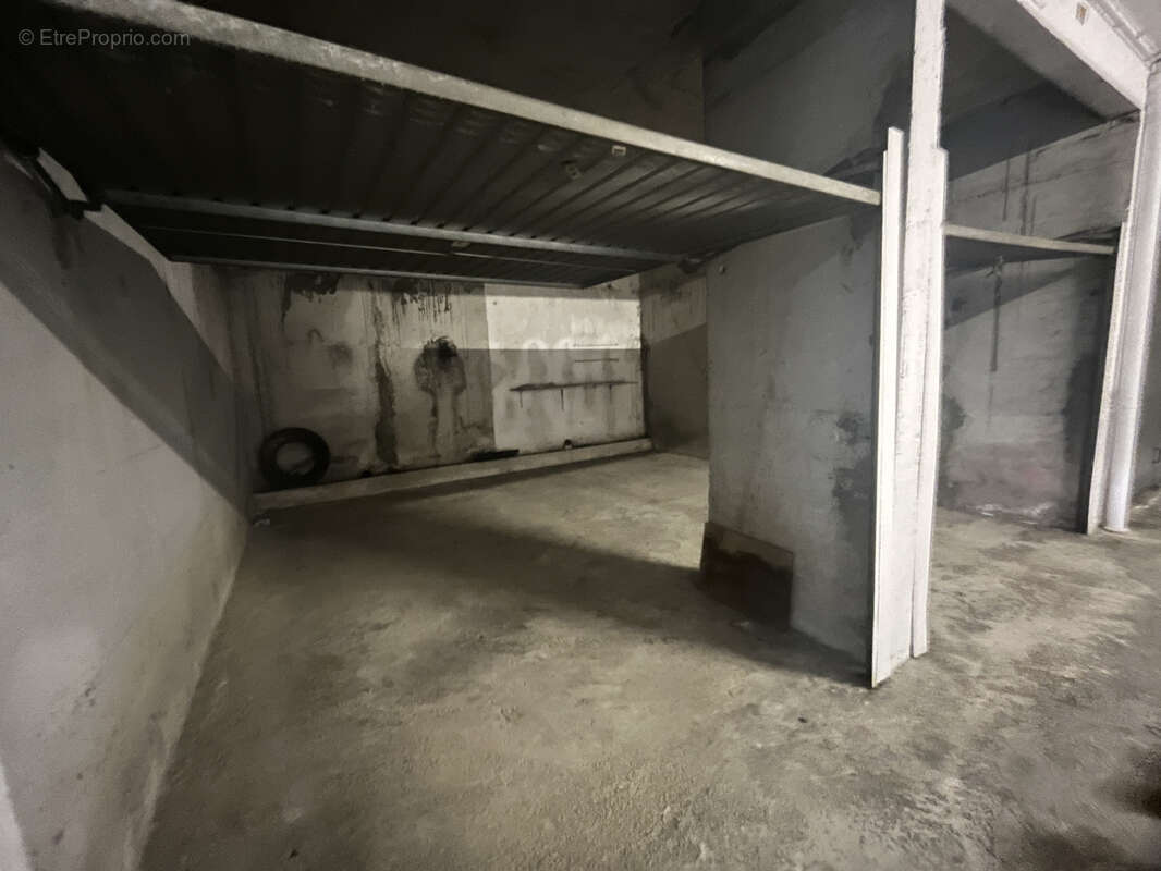 Parking à BEAUSOLEIL