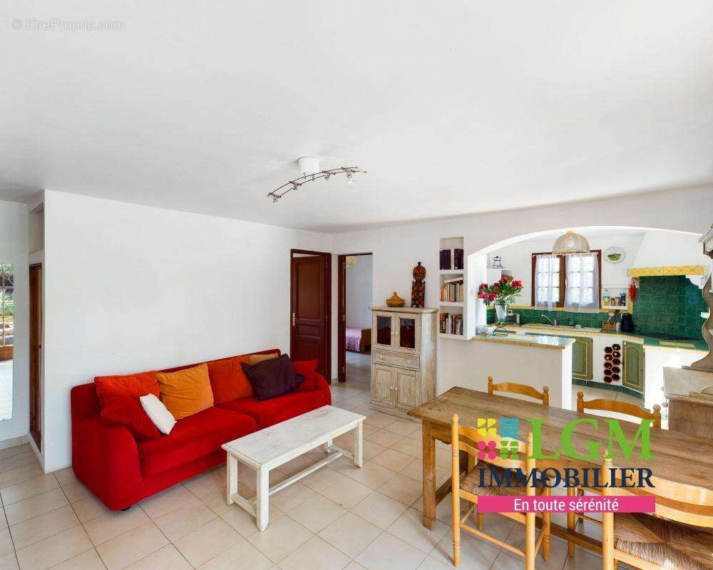 Maison à PLAN-DE-LA-TOUR