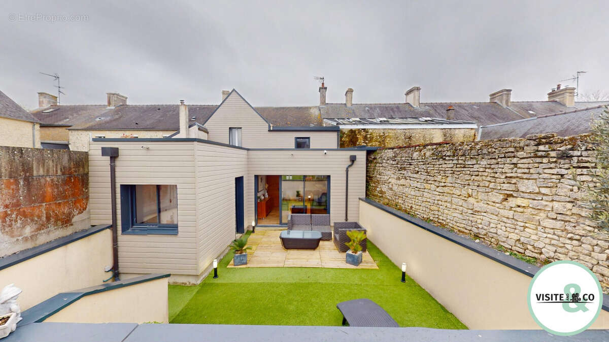 Maison à TOUR-EN-BESSIN