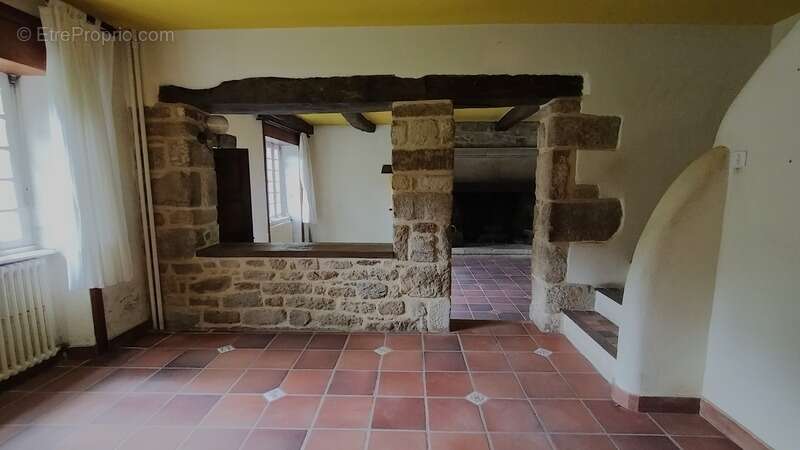Maison à LOCRONAN