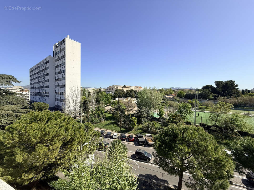 Appartement à MARSEILLE-4E